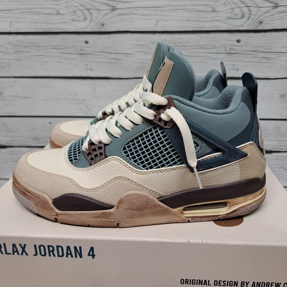 Jordan iconic retro